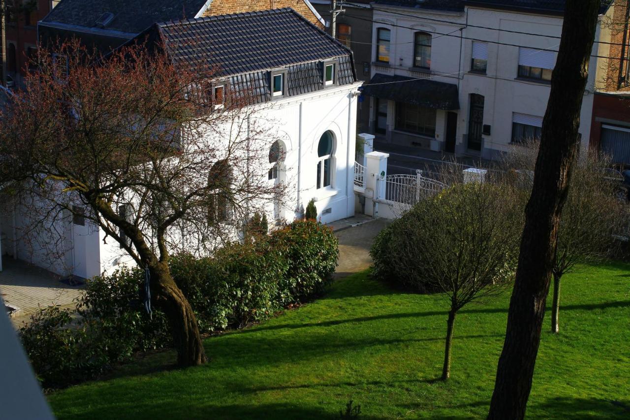 Gîte de la Conciergerie du Cheval Blanc Luttre Exterior foto